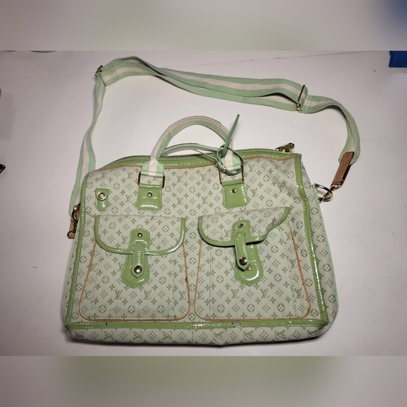 Louis Vuitton - Picture 2 of 8